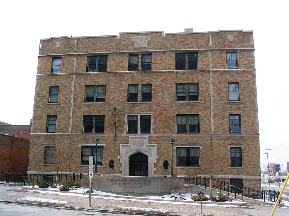 File:University College, Syracuse University.JPG