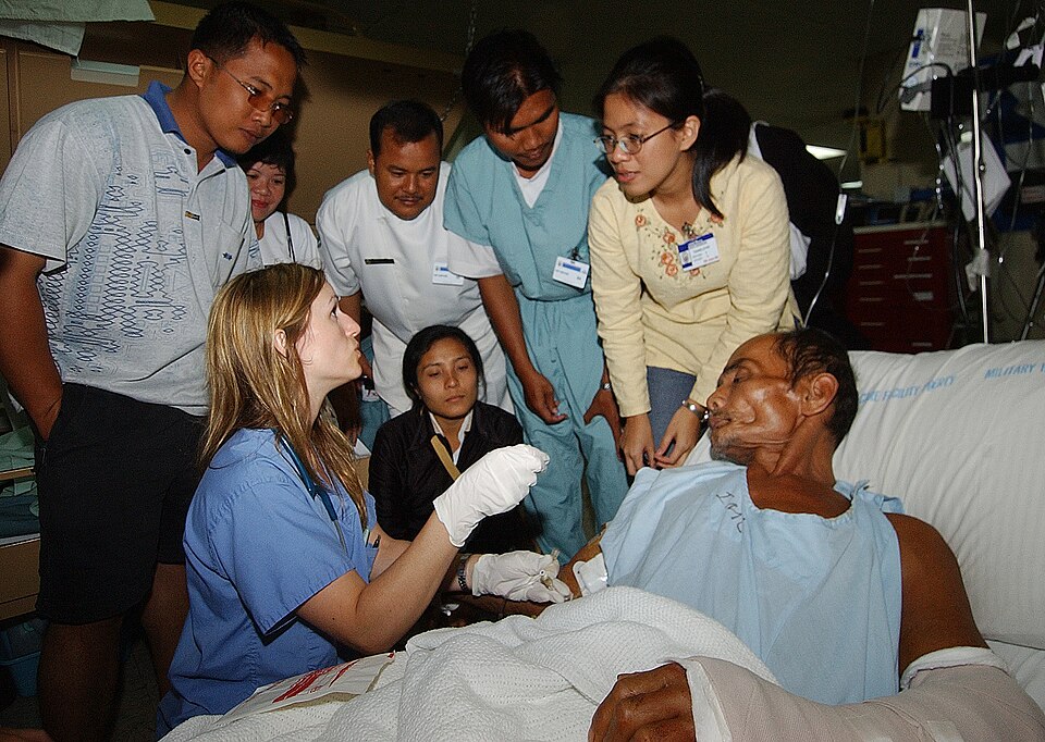 File:US Navy 050421-N-6665R-058 Registered Nurse Katarina Maglic from the non-governmental organization.jpg